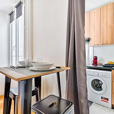 Melanie House * Saint-Ouen (Seine-Saint-Denis)